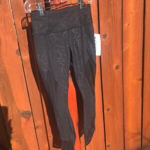 NWT Athleta Angle Aura Sonar Capri leggings